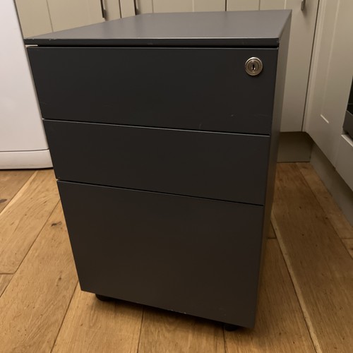 Drawer lockable under desk - 3,