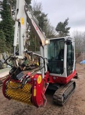 Norfolk & Suffolk Mobile soil screener recycling digger soil screening bucket 