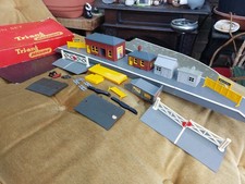 VINTAGE TRIANG RAILWAYS R81