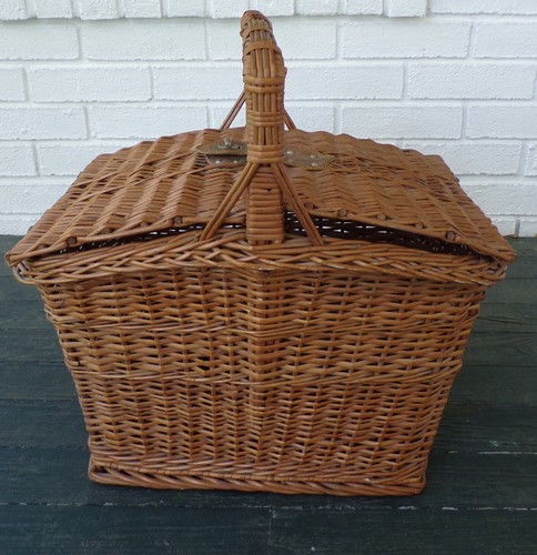 Vintage large wicker picnic - vintage,