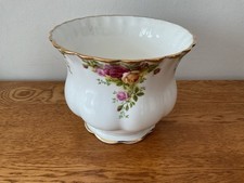 Royal Albert old country roses large Planter (1st quality)
