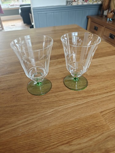 Vintage etched green - , stem