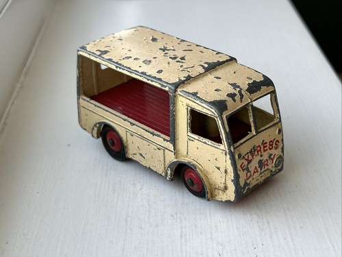 Dinky toys electric dairy - dinky,