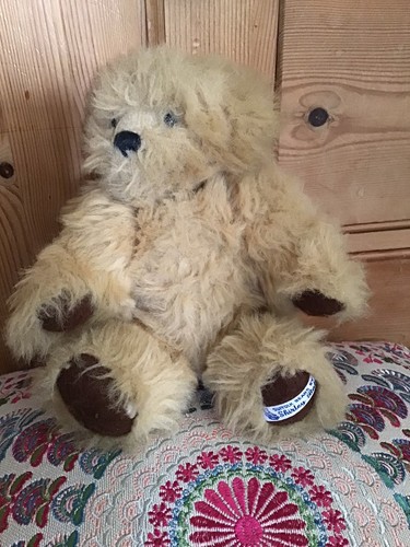 Vintage suffolk bears - suffolk, by