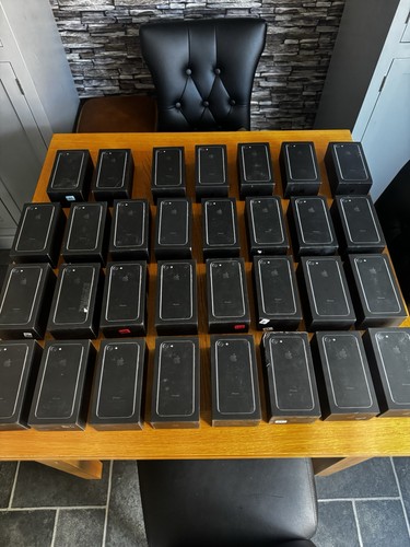 31x iphone boxes - iphone,