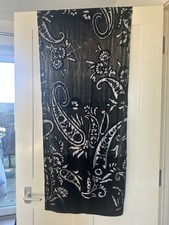 Tie Rack Shawl Black/silver