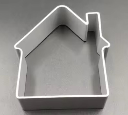 Metal 6cm house shaped - shaped, cookie