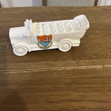 Arcadian Crested China Model