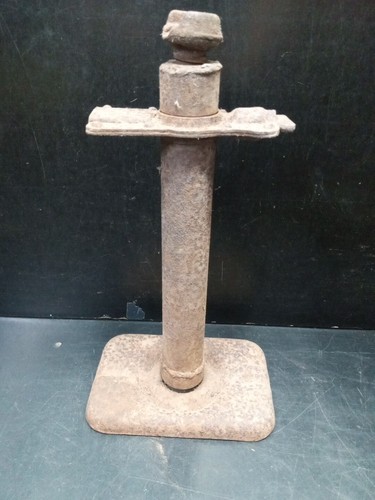 Rusted broken army style - broken,