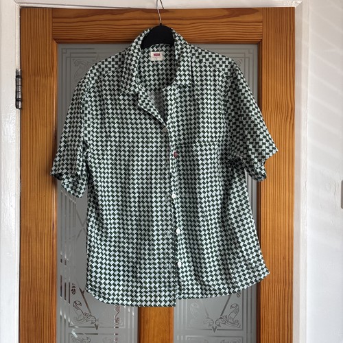 Levi green pattern - green,