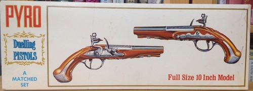 Pyro two duelling pistols - 1:1,