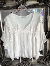 Zara TRS. White Embroidered