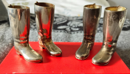 Pairs vintage - 2, of