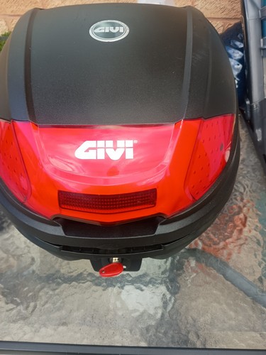 Givi top box with keys - top, and