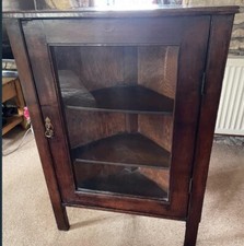 ANTIQUE RUSTIC GLAZED DOOR DARK OAK CORNER CABINET . PLANK TOP COUNTRY STYLE