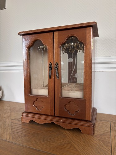 Vintage wooden jewellery - vintage,