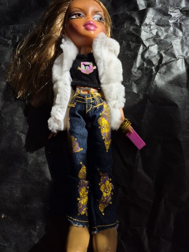 Bratz walking yasmin - walking, doll.