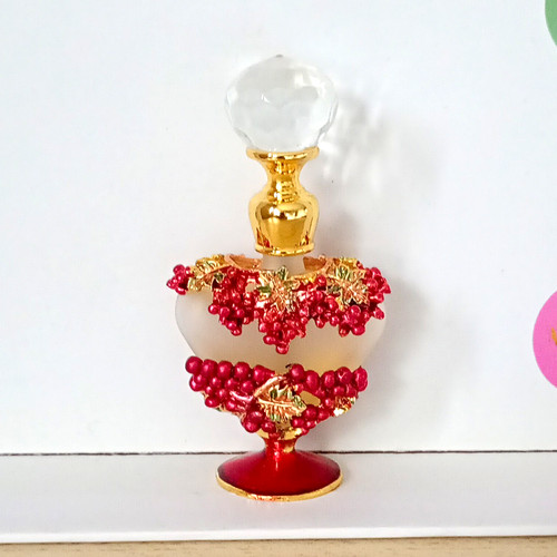 Decorative red and gold - red,