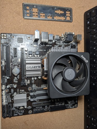 Used gigabyte 78lmt usb3 r2 - used,