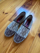 Carolina Herrera  canvas