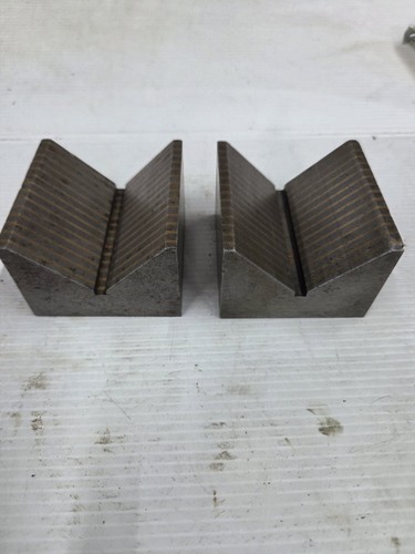 Pair magnetic blocks - of,