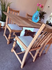 Oak Extending table And Chairs