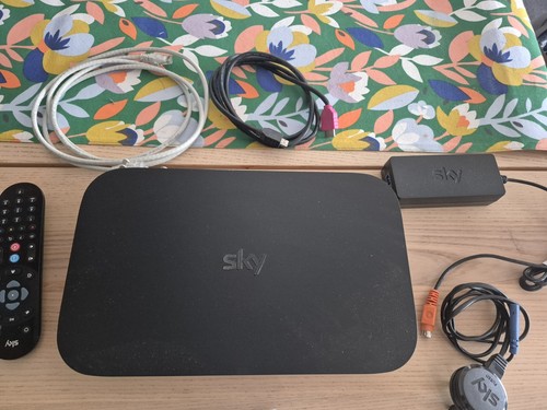 Sky box es240 - sky, q