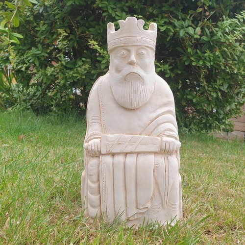 Large cast stone - cast, king