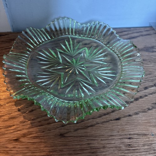Art deco green pressed glass - green,