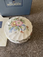 WEDGEWOOD RIBBON CASCADE