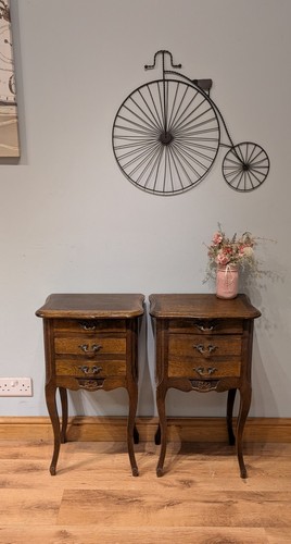 Pair french style - of,
