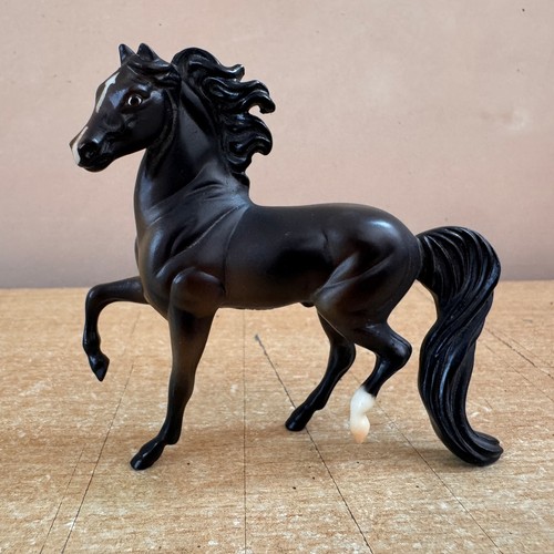 Breyer stablemates semi gloss - breyer,