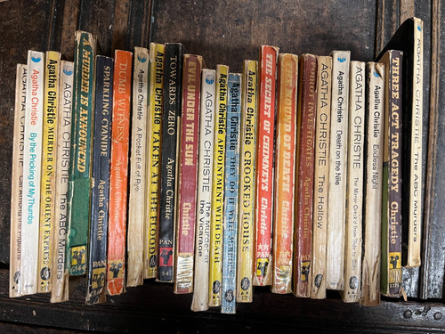 24x vintage agatha christie - vintage,