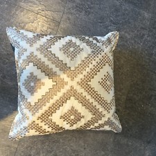 LIGHT CREAM/BEIGE CUSHION