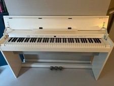 Polished Ivory Roland Digital Concert Piano DP90Se 88 Keys Excellent Condition