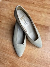 Vintage 1990s Dolcis Suede Court Shoes Ladies 6 Pale Green heels/ style Perry II