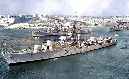 Royal navy battle class - royal,