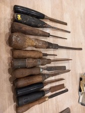 JOB LOT OF ELEVEN OLD CHISELS CARPENTRY TOOLS