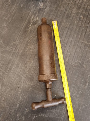 Vintage grease gun - ,