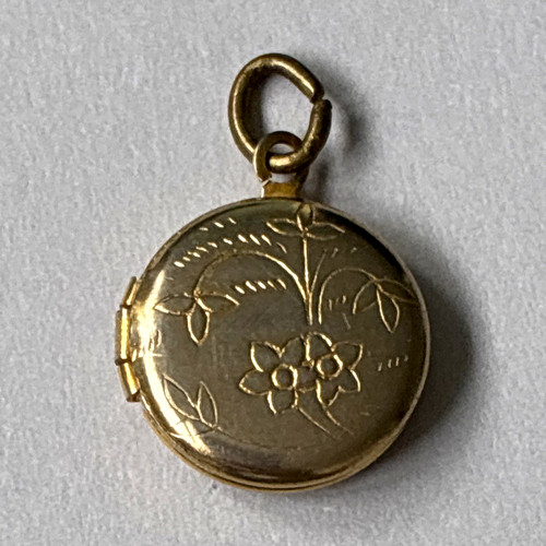 Antique round photo locket - round,