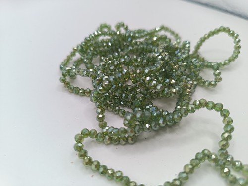 Strands olive green 3mm - 5,