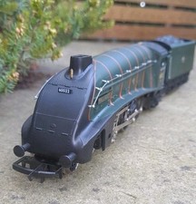 Boxed Hornby Mallard A4 BR Green 60022 Steam Loco OO Gauge 