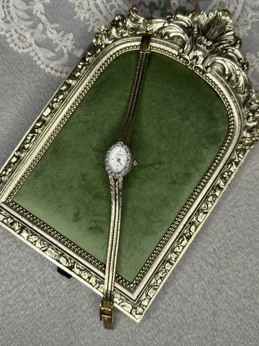Vintage ladies gruen watch - gruen,