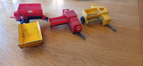Britains die cast lensay farm - cast,