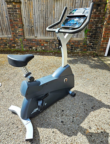 Life fitness upright - life,