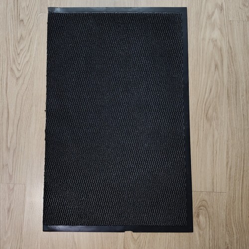 Non slip dirt - non, trapper