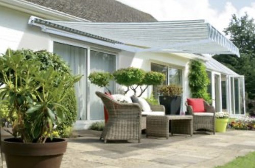 Half cassette manual awning - half,