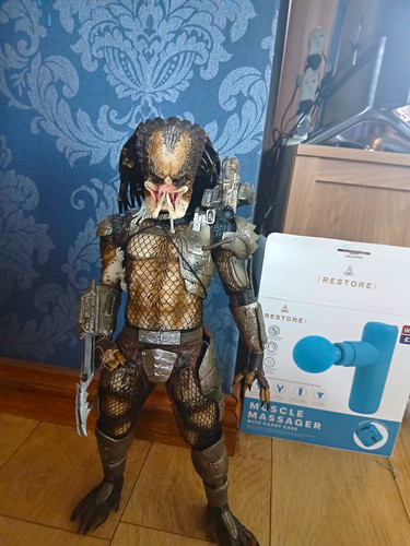 Neca 2011 alien - 1/4,
