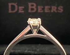 De Beers Classic round brilliant 0.20ct diamond ring, 950, box, serviced