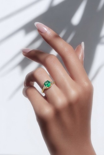 18ct yellow gold emerald - , and